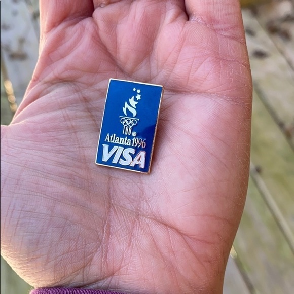 Vintage 1996 Olympics Atlanta Visa Navy Torch Pin Amercian America Lapel Sports - Picture 1 of 3